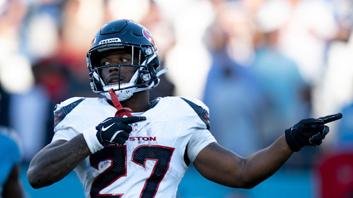 Houston running back Woody Marks (27) signals a first down to allow the Texans to run out the clock and kick a game-winning field goal to beat the Tennessee Titans 16-13 during their game at Nissan Stadium in Nashville, Tenn., Sunday, Nov. 16, 2025 Houston running back Woody Marks (27) signals a first down to allow the Texans to run out the clock and kick a game-winning field goal to beat the Tennessee Titans 16-13 during their game at Nissan Stadium in Nashville, Tenn., Sunday, Nov. 16, 2025