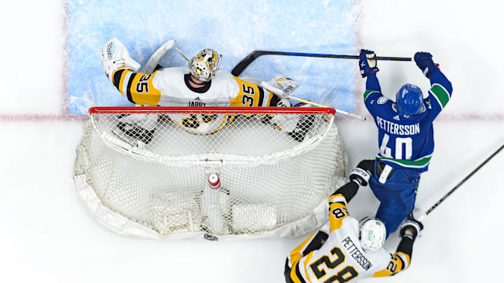 Pittsburgh Penguins v Vancouver Canucks