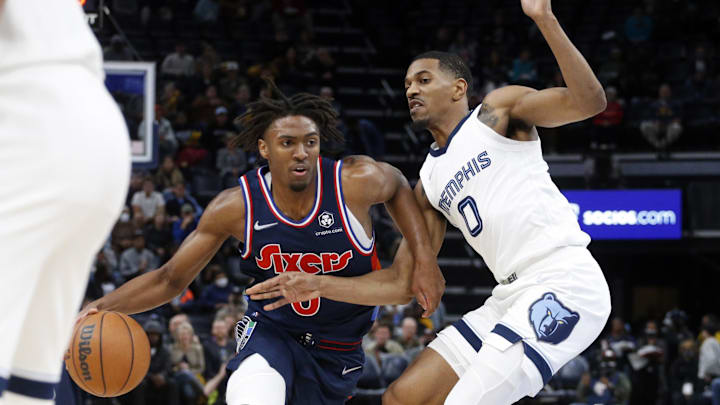 Dec 13, 2021; Memphis, Tennessee, USA; Philadelphia 76ers guard Tyrese Maxey (0) drives to the basket as Memphis Grizzles guard De'Anthony Melton (0) defends during the first half at FedExForum. Mandatory Credit: Petre Thomas-Imagn Images Dec 13, 2021; Memphis, Tennessee, USA; Philadelphia 76ers guard Tyrese Maxey (0) drives to the basket as Memphis Grizzles guard De'Anthony Melton (0) defends during the first half at FedExForum. Mandatory Credit: Petre Thomas-Imagn Images