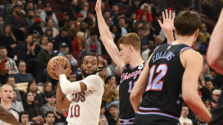 Dec 17, 2025; Chicago, Illinois, USA; Cleveland Cavaliers guard Darius Garland (10) passes the ball against Chicago Bulls guard Kevin Huerter (13) during the first half at United Center. Mandatory Credit: Matt Marton-Imagn Images Dec 17, 2025; Chicago, Illinois, USA; Cleveland Cavaliers guard Darius Garland (10) passes the ball against Chicago Bulls guard Kevin Huerter (13) during the first half at United Center. Mandatory Credit: Matt Marton-Imagn Images
