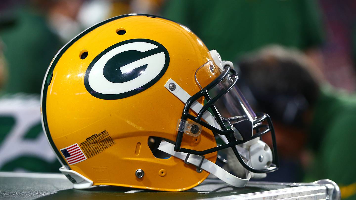 Best Green Bay Packers player to wear No. 60 was involved in two famous trades