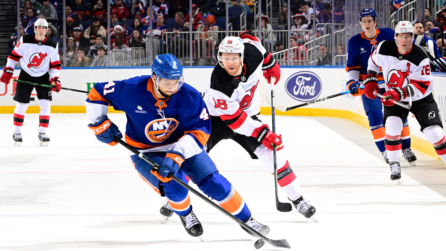 NY Islanders D Marshall Warren impresses in homecoming game at UBS Arena