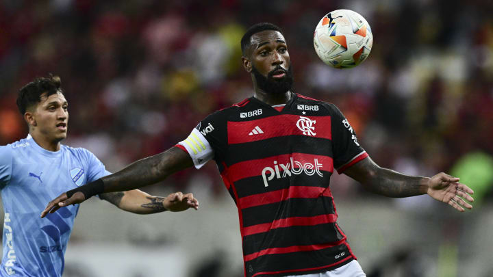 Gerson vive um dos melhores momentos com a camisa do Flamengo