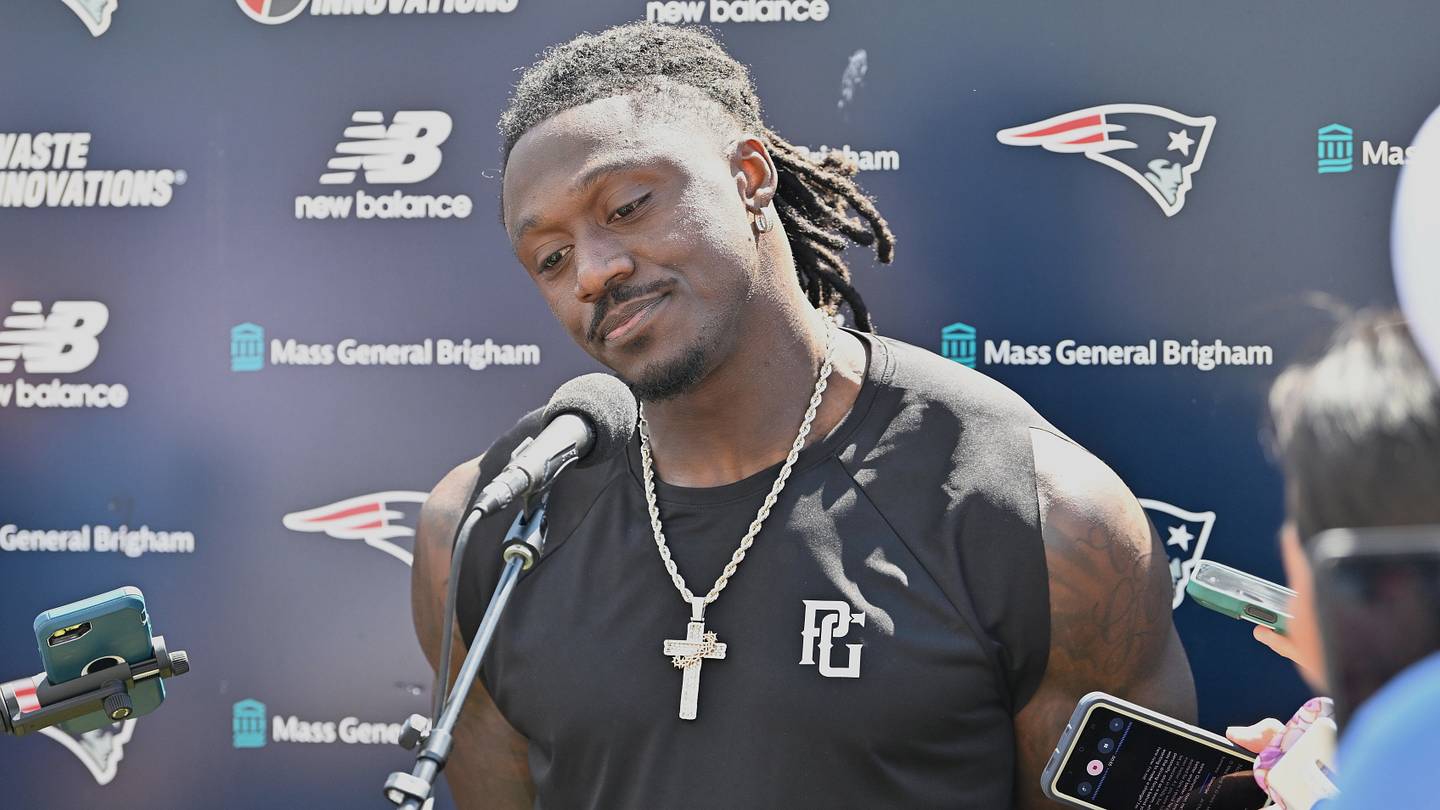 Ethan Hurwitz: A.J. Brown Gave Patriots Everything They Needed to See vs. Eagles