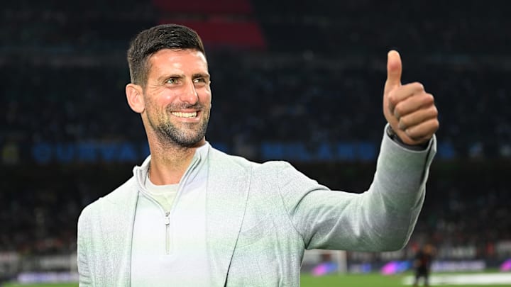 Novak Djokovic en el San Siro apoyando al AC Milan