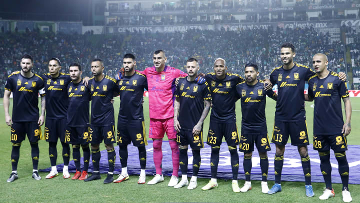 Jugadores de los Tigres UANL.