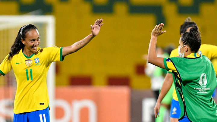 Seleção Brasileira tem Adriana e Tamires, campeãs brasileiras pelo Corinthians