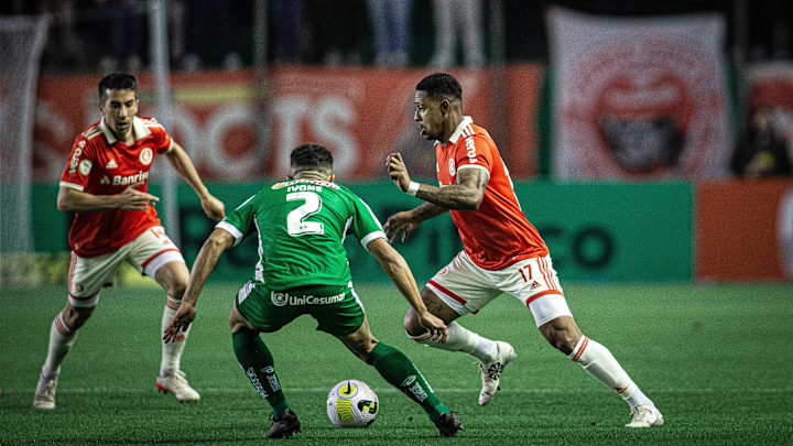 Inter e Juventude se enfrentam pela 24ª rodada do Brasileirão. Saiba onde assistir.