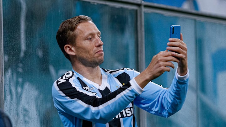 Leiva abre as portas para exercer função no Grêmio fora das quatro linhas