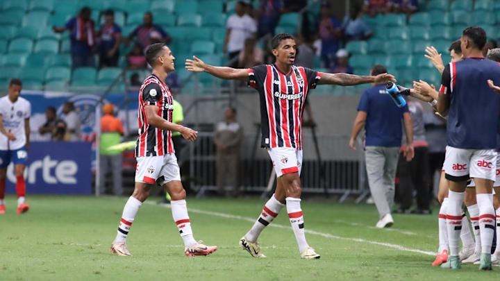 Luiz Gustavo abriu placar após falha de Marcos Felipe