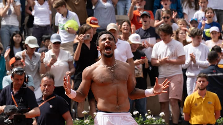 Arthur Fils wins a thrilling five set match during the second round of Roland Garros.