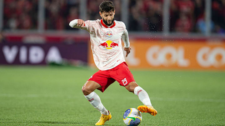 Juninho Capixaba foi o autor do gol da vitória por 1 a 0 sobre o Sport no 1º turno