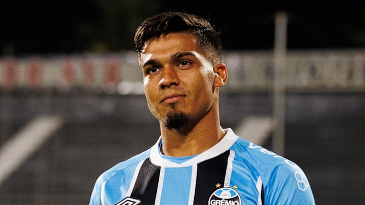 Matías Arezo não escondeu vontade de deixar o Grêmio Matías Arezo não escondeu vontade de deixar o Grêmio