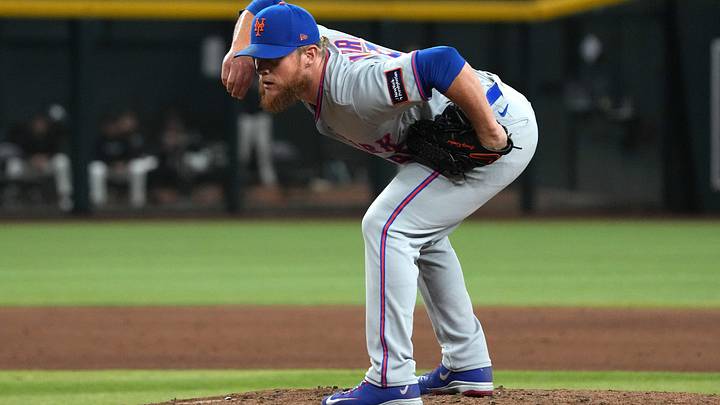May 9, 2026; Phoenix, Arizona, USA; New York Mets pitcher Craig Kimbrel (46) throws against the Arizona Diamondbacks in the ninth inning at Chase Field. Mandatory Credit: Rick Scuteri-Imagn Images