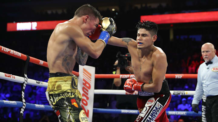 Emanuel Navarette lands a straight right hand vs Oscar Valdez. Emanuel Navarette lands a straight right hand vs Oscar Valdez.