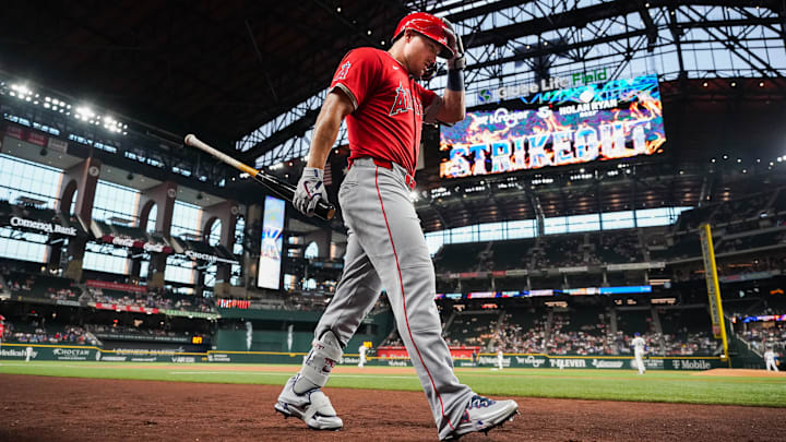 Angels center fielder Mike Trout (27) walks to the on deck circle during the first inning against the Texas Rangers at Globe Life Field. 