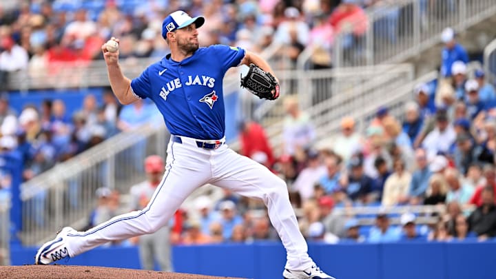 Scherzer throwing a pitch against the Cardinals. 