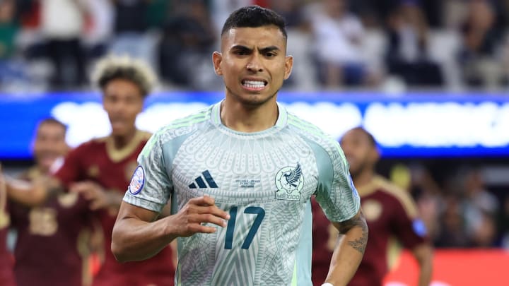 Orbelín entró de cambio al sustituir a Julián Quiñones