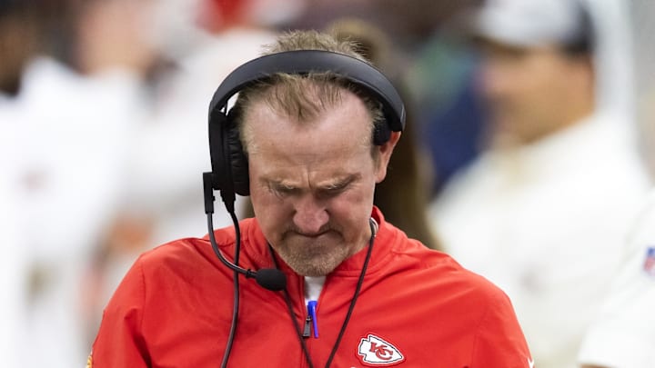 Feb 9, 2025; New Orleans, LA, USA; Kansas City Chiefs defensive coordinator Steve Spagnuolo against the Philadelphia Eagles in Super Bowl LIX at Ceasars Superdome. Mandatory Credit: Mark J. Rebilas-Imagn Images Feb 9, 2025; New Orleans, LA, USA; Kansas City Chiefs defensive coordinator Steve Spagnuolo against the Philadelphia Eagles in Super Bowl LIX at Ceasars Superdome. Mandatory Credit: Mark J. Rebilas-Imagn Images