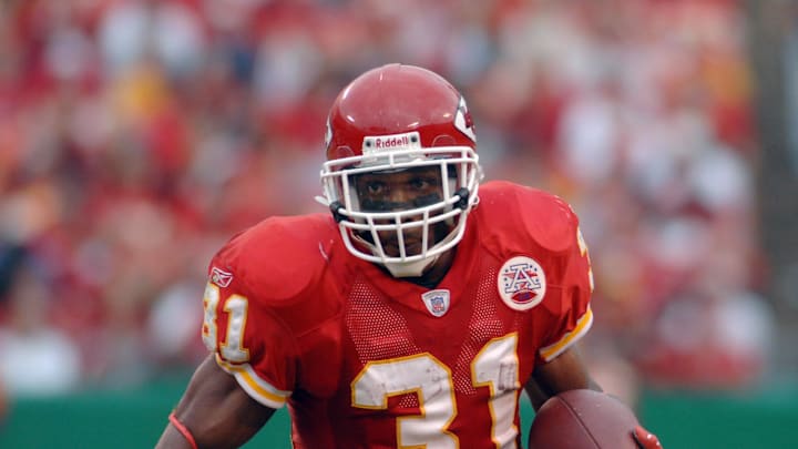 November 11, 2007; Kansas City, MO, USA; Kansas City Chiefs running back Priest Holmes (31) heads downfield in the third quarter for a gain in the Chiefs 27-11 loss to the Denver Broncos at Arrowhead Stadium, Kansas City, MO. Mandatory Credit: Denny Medley-Imagn Images November 11, 2007; Kansas City, MO, USA; Kansas City Chiefs running back Priest Holmes (31) heads downfield in the third quarter for a gain in the Chiefs 27-11 loss to the Denver Broncos at Arrowhead Stadium, Kansas City, MO. Mandatory Credit: Denny Medley-Imagn Images
