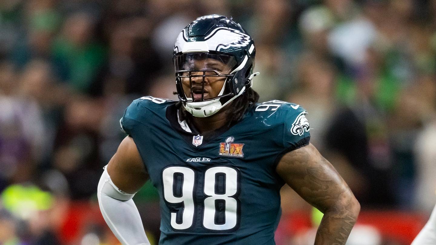 Why Eagles Have to Prioritize Jalen Carter Contract Extension Over Moro Ojomo