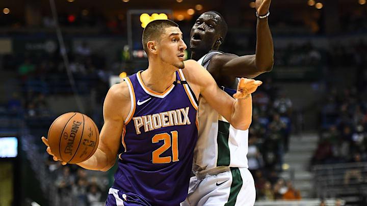 Phoenix Suns v Milwaukee Bucks