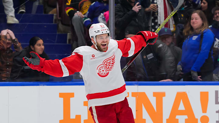 Detroit Red Wings v Vancouver Canucks