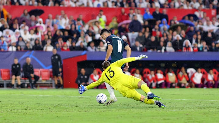 Gabriel Martinelli abriu o placar da vitória por 2 a 1 contra o Sevilla na rodada anterior da Liga dos Campeões