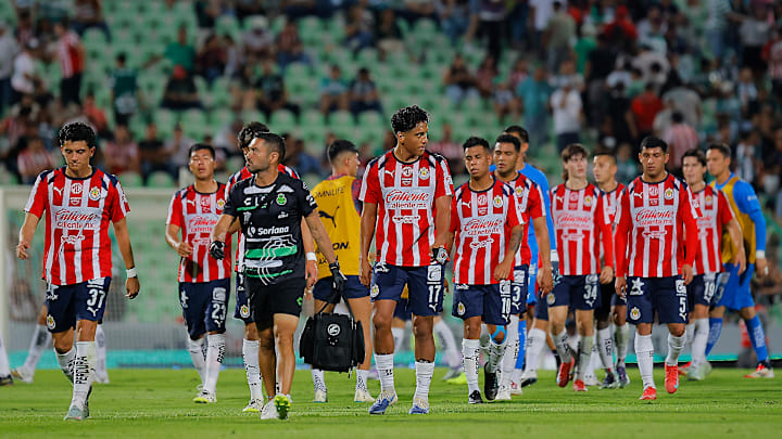 Chivas cayó en la Fecha 4 ante Santos Laguna Chivas cayó en la Fecha 4 ante Santos Laguna