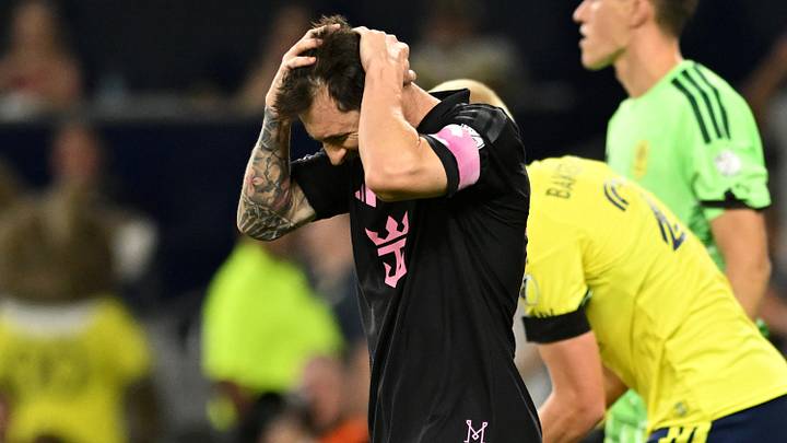 Lio Messi se lamenta tras fallar desde los once pasos Lio Messi se lamenta tras fallar desde los once pasos