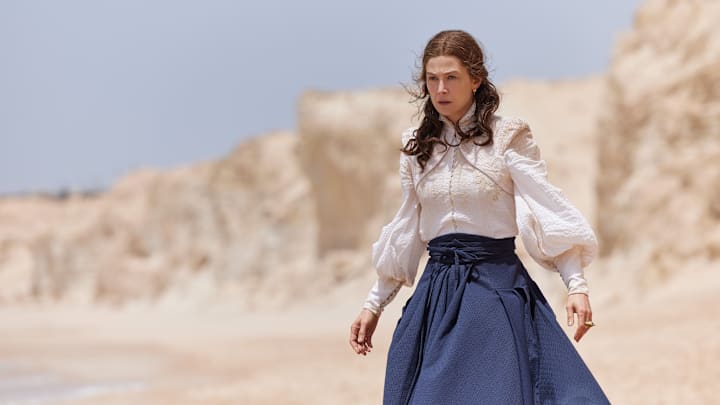 Rosamund Pike (Moiraine Damodred)