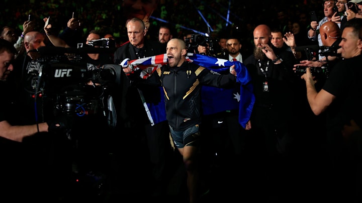 Alexander Volkanovski at UFC 273