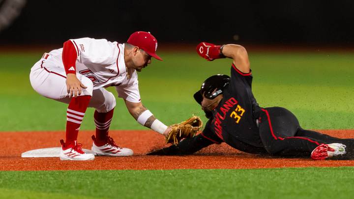 Rigoberto Hernandez 10, Louisianas Ragin Cajuns baseball take on Maryland.