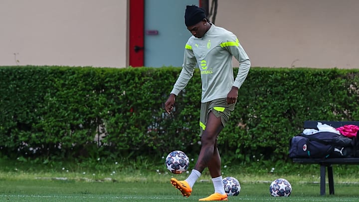 Rafael Leao of AC Milan warms up during the AC Milan... Rafael Leao of AC Milan warms up during the AC Milan...