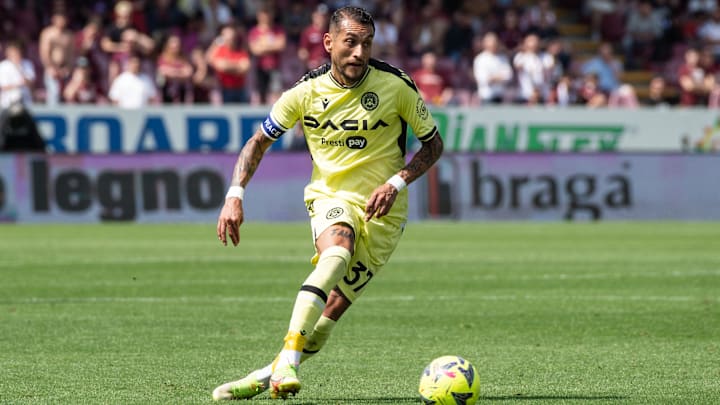 Atleta está livre no mercado