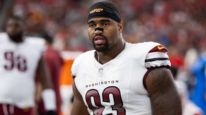 Sep 29, 2024; Glendale, Arizona, USA; Washington Commanders defensive tackle Jonathan Allen (93) against the Arizona Cardinals at State Farm Stadium. Sep 29, 2024; Glendale, Arizona, USA; Washington Commanders defensive tackle Jonathan Allen (93) against the Arizona Cardinals at State Farm Stadium.