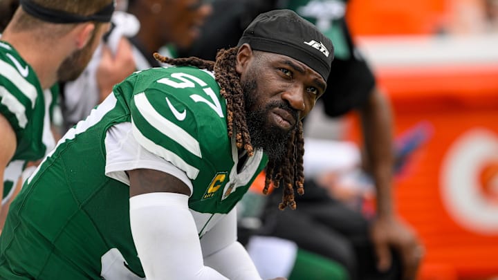 Sep 15, 2024; Nashville, Tennessee, USA; New York Jets linebacker C.J. Mosley (57) looks up at the scoreboard from the bench against the Tennessee Titans during the second half during the second half at Nissan Stadium. Sep 15, 2024; Nashville, Tennessee, USA; New York Jets linebacker C.J. Mosley (57) looks up at the scoreboard from the bench against the Tennessee Titans during the second half during the second half at Nissan Stadium.
