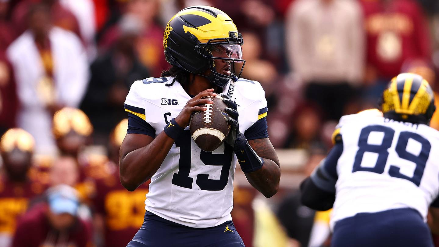 2 reasons why Michigan should stick with Bryce Underwood at quarterback
