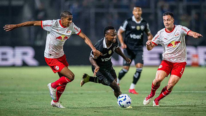 Botafogo e Bragantino se enfrentam pela quarta vez em 2025