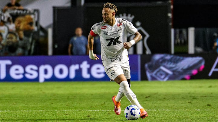 Com cinco jogos disputados, Neymar ainda não conseguiu sequência na temporada Com cinco jogos disputados, Neymar ainda não conseguiu sequência na temporada