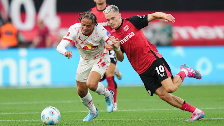 Bayer 04 Leverkusen und RB Leipzig lieferten sich ein packendes Topspiel Bayer 04 Leverkusen und RB Leipzig lieferten sich ein packendes Topspiel