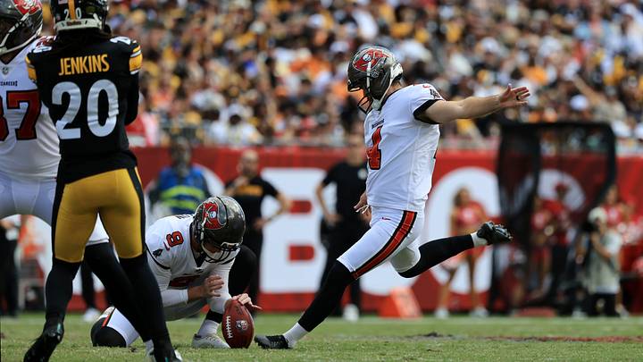 Oct 18, 2026; Tampa, Florida, USA; Tampa Bay Buccaneers kicker Chase McLaughlin (4) kicks a field goal during the second quarter against the Pittsburgh Steelers at Raymond James Stadium. Mandatory Credit: Kim Klement Neitzel-Imagn Images Oct 18, 2026; Tampa, Florida, USA; Tampa Bay Buccaneers kicker Chase McLaughlin (4) kicks a field goal during the second quarter against the Pittsburgh Steelers at Raymond James Stadium. Mandatory Credit: Kim Klement Neitzel-Imagn Images