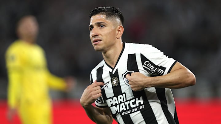 Botafogo v Peñarol - Copa CONMEBOL Libertadores 2024