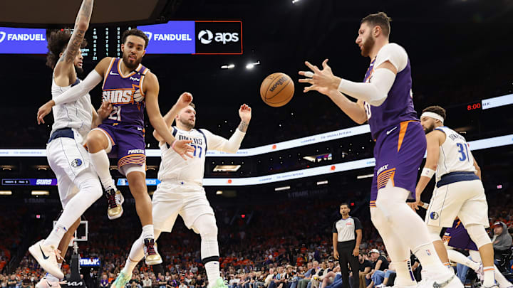 Dallas Mavericks v Phoenix Suns