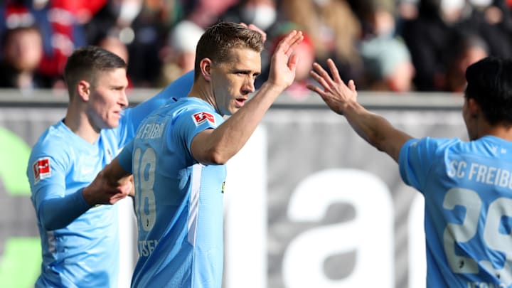 Petersen leitete gestern mit seinem Treffer den Sieg in Augsburg ein.