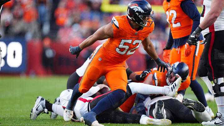 Nov 17, 2024; Denver, Colorado, USA; Denver Broncos linebacker Jonah Elliss (52) reacts after his sack in the second half against the Atlanta Falcons at Empower Field at Mile High. Mandatory Credit: Ron Chenoy-Imagn Images Nov 17, 2024; Denver, Colorado, USA; Denver Broncos linebacker Jonah Elliss (52) reacts after his sack in the second half against the Atlanta Falcons at Empower Field at Mile High. Mandatory Credit: Ron Chenoy-Imagn Images