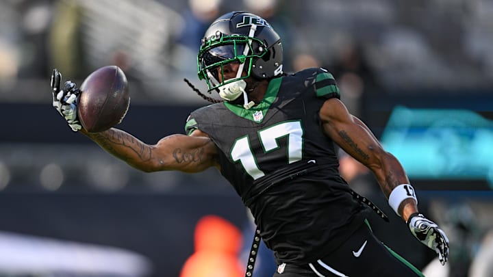 Davante Adams joined the New York Jets in a midseason trade and things have not gone as planned.