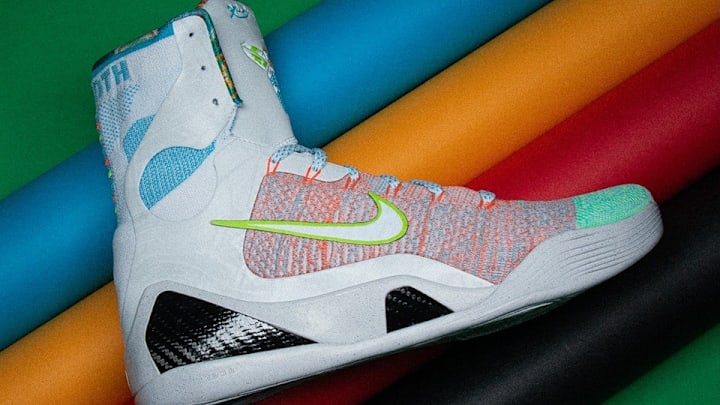 The Nike Kobe 9 Elite High Protro "What the Kobe?" is marked down by 32% at Foot Locker. The Nike Kobe 9 Elite High Protro "What the Kobe?" is marked down by 32% at Foot Locker.