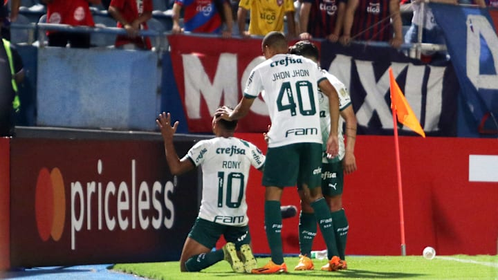 Rony encerrou jejum de 11 partidas sem marcar