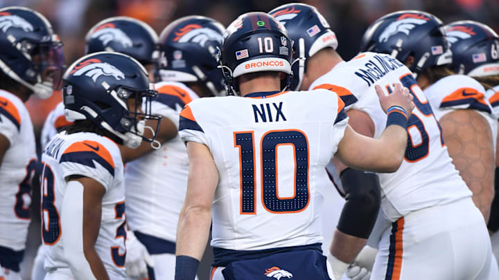 CINCINNATI, OH - DECEMBER 28: Denver Broncos Quarterback Bo Nix (10) huddles with his team during the NFL, American Football Herren, USA football game between the Denver Broncos and the Cincinnati Bengals on December 28, 2024, at Paycor Stadium in Cincinnati, Ohio. 
